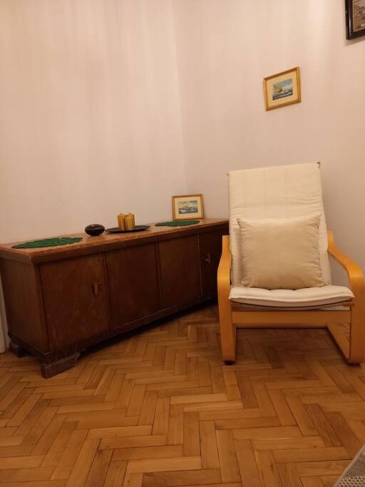 Apartamenty - Mi Stare Miasto วอร์ซอ ภายนอก รูปภาพ